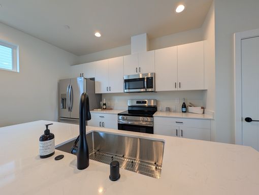 Listing photo thumbnail