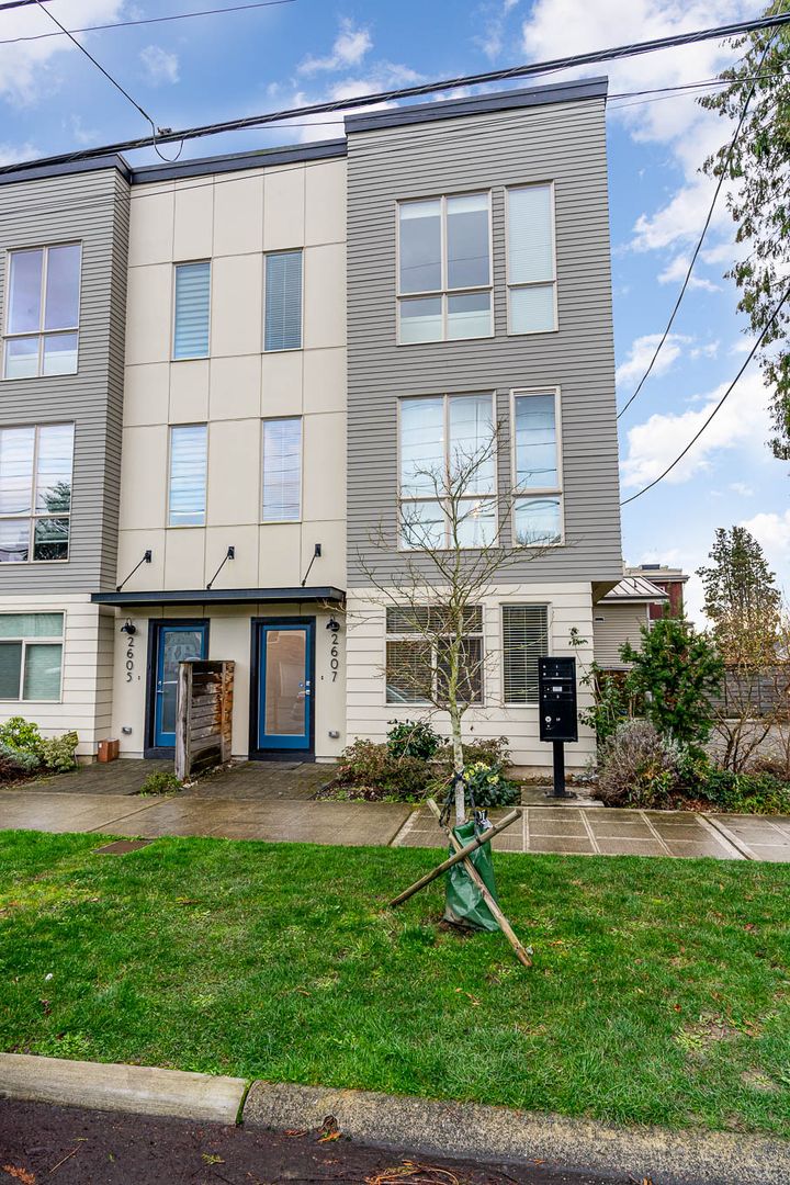 Seattle House: 2607 NW 64th St
