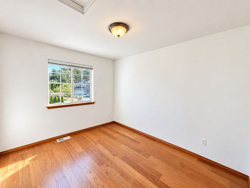 Listing photo thumbnail