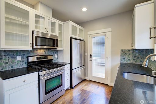 Listing photo thumbnail