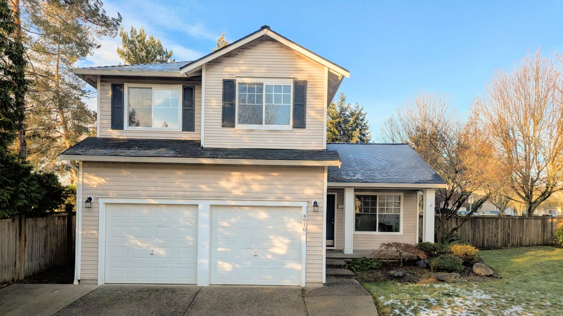 Everett House: 4910 147th Pl SE