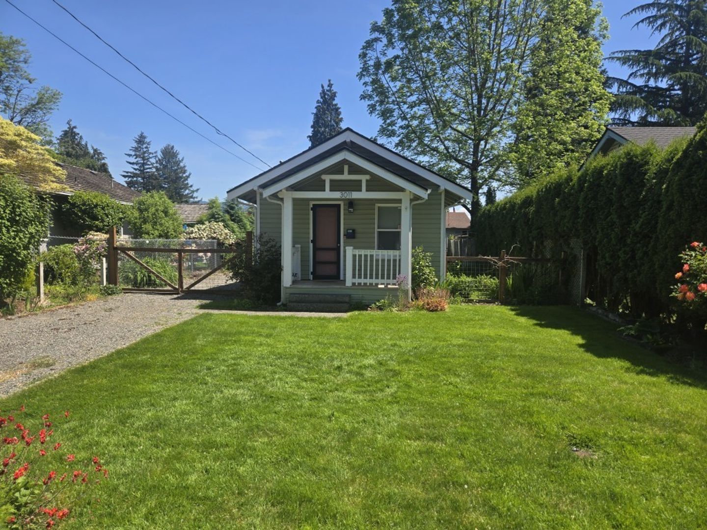 Enumclaw House: 3011 Division Street