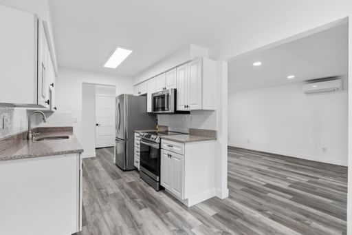 Listing photo thumbnail