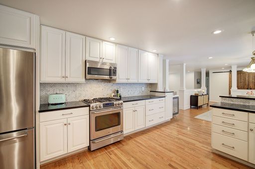 Listing photo thumbnail
