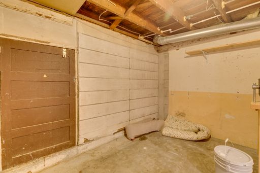 Listing photo thumbnail