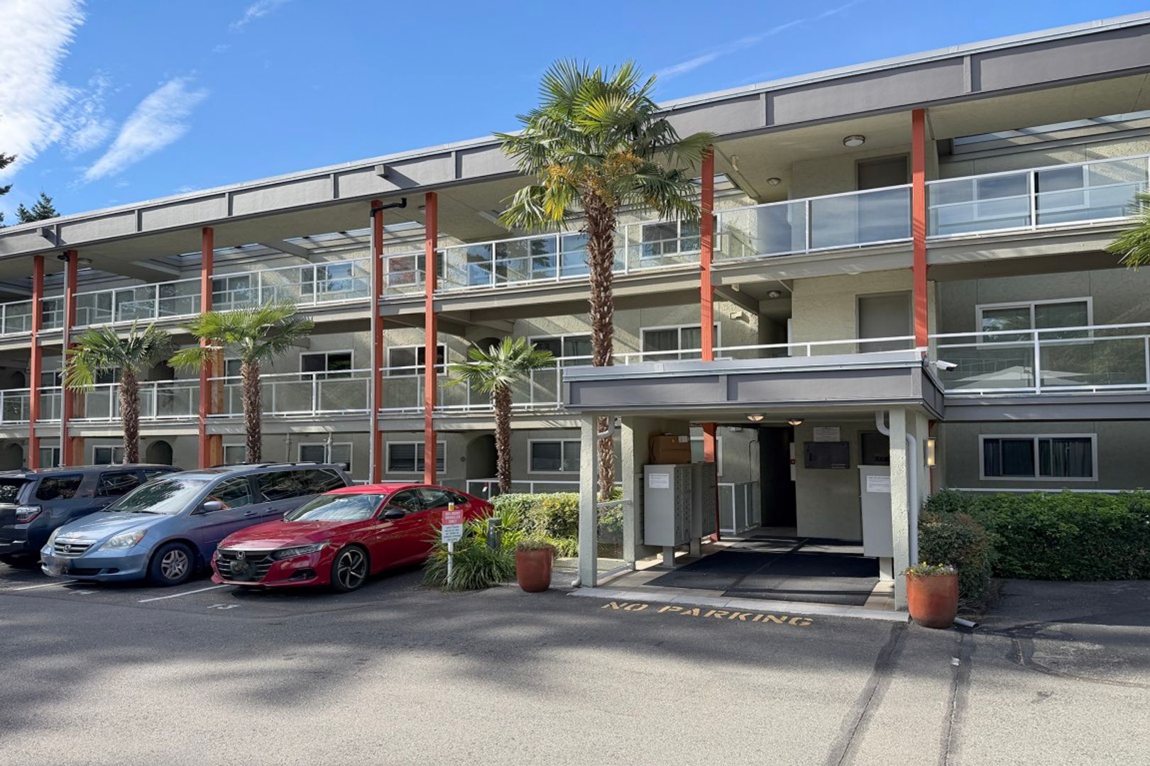 Bellevue Condo: 701 122nd Ave NE #307