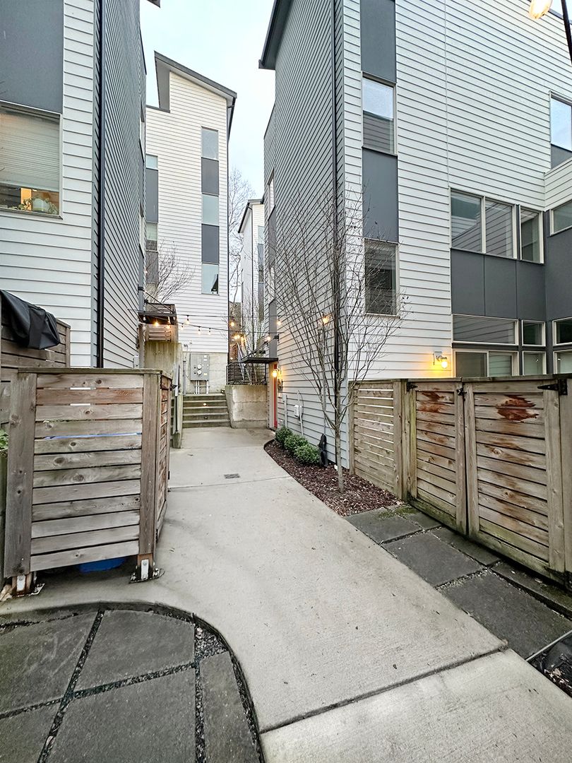 Seattle Townhome: 3132 Wetmore Avenue S #A