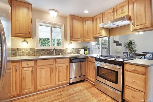 Listing photo thumbnail