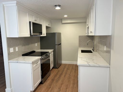 Listing photo thumbnail