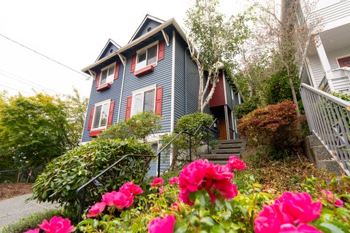 3Bd/3Ba Seattle Townhome – photo 1