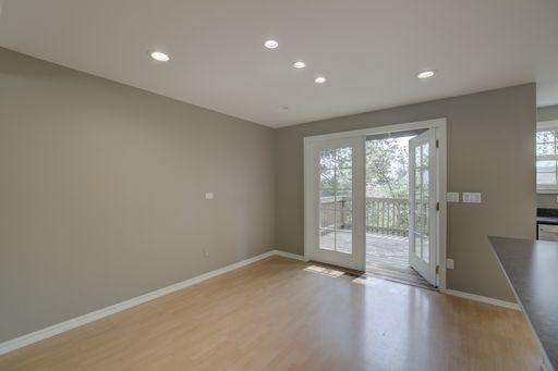 Listing photo thumbnail