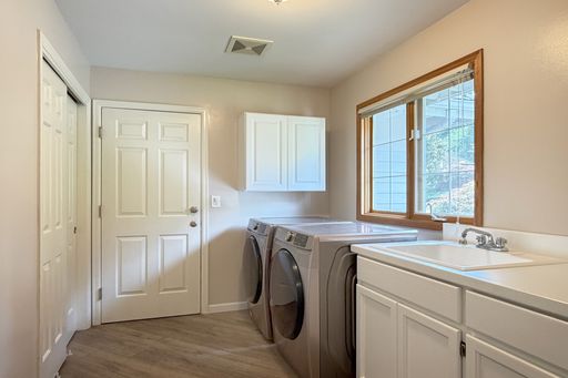 Listing photo thumbnail