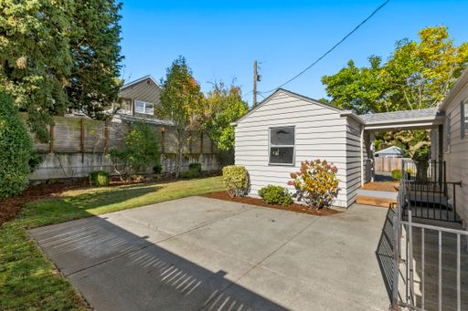 Listing photo thumbnail