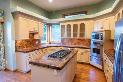 Listing photo thumbnail