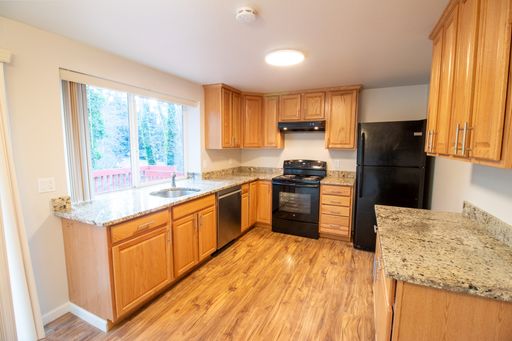 Listing photo thumbnail