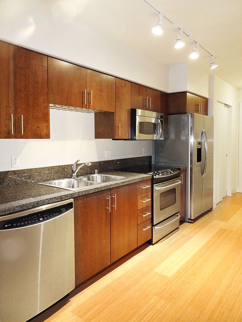 Seattle Condo: 5650 24th Ave NW #313