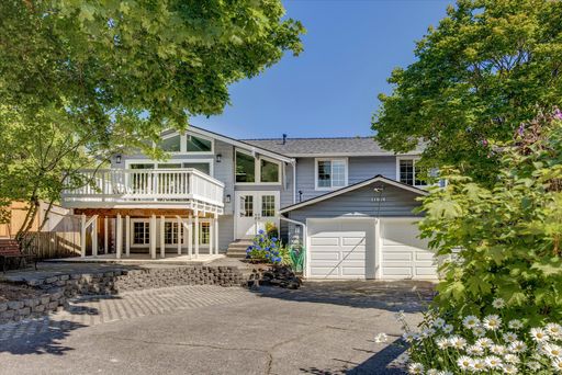 11918 NE 159th St, Bothell, WA 98011