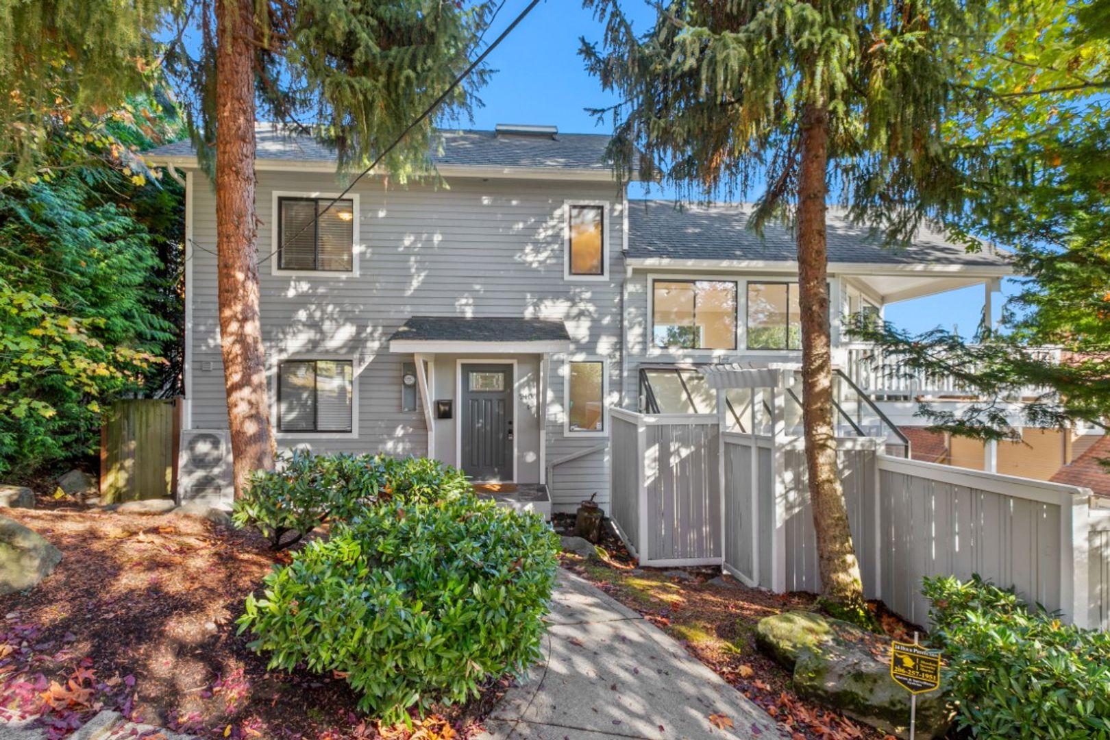 Seattle House: 2406 E Prospect St