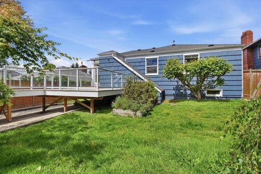 Listing photo thumbnail