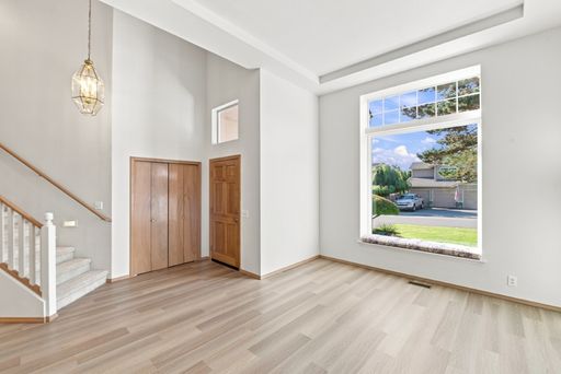 Listing photo thumbnail