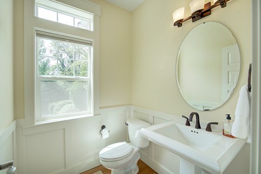 Listing photo thumbnail