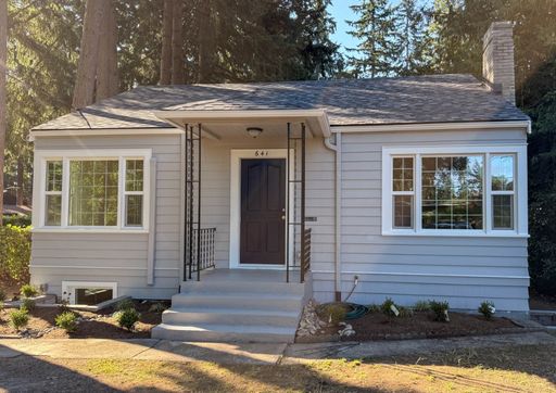 641 NW 180th St, Shoreline, WA 98177
