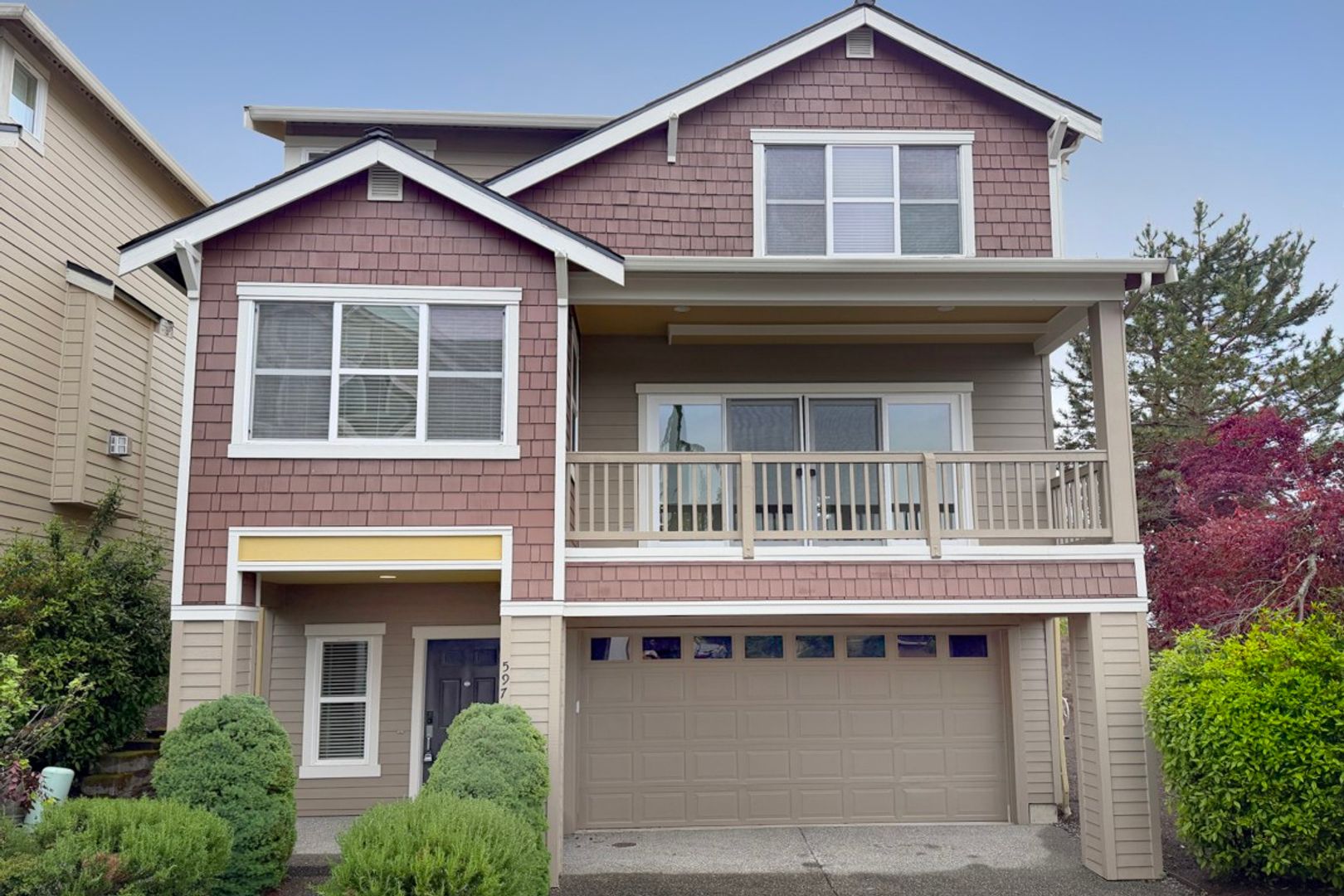 Issaquah House: 597 Alpine Ridge Place NW