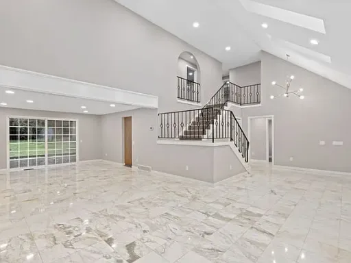 Listing photo thumbnail