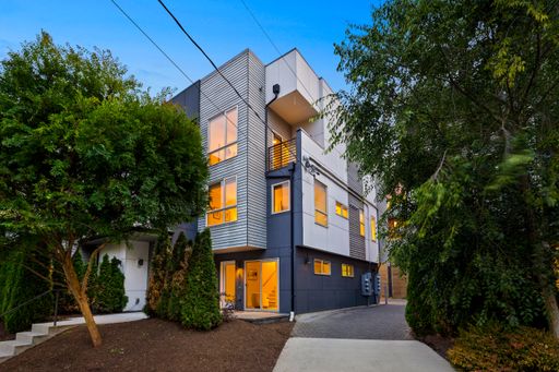 3817 Gilman Avenue W, Seattle, WA 98199