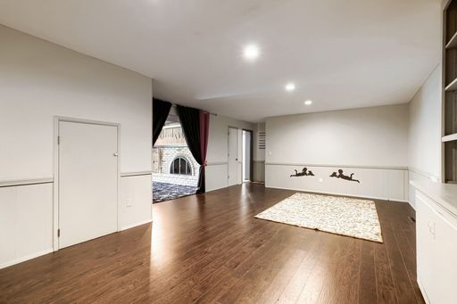 Listing photo thumbnail