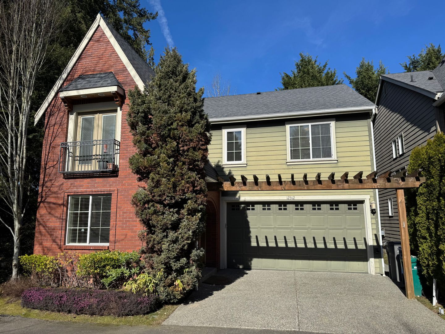 Kirkland House: 12312 NE 86th Way