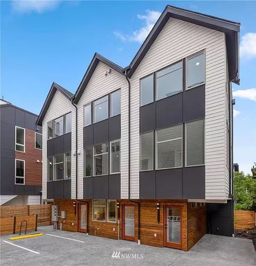 2Bd/2.5Ba Seattle Townhome – photo 1