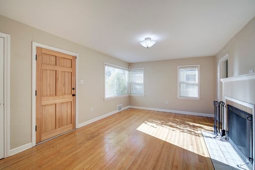 Listing photo thumbnail