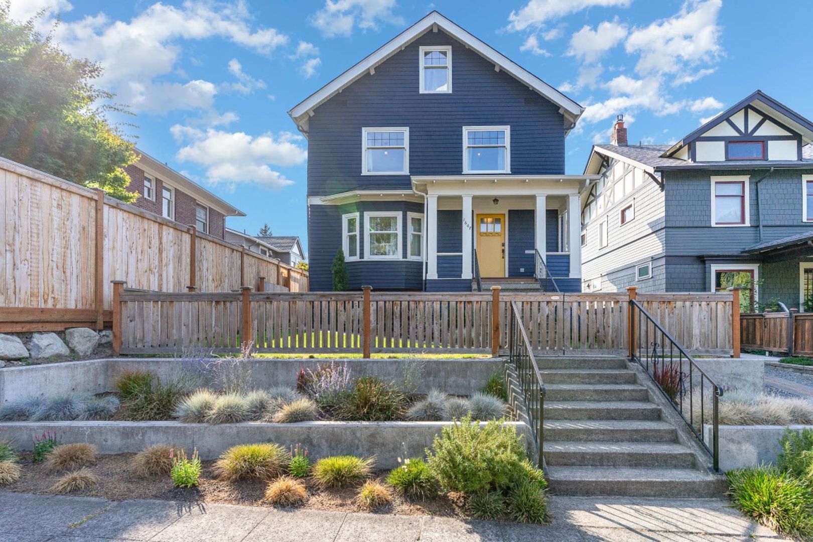 Seattle House: 1607 6th Ave W