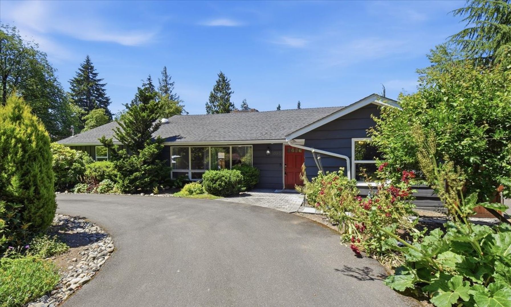 Shoreline House: 15551 Greenwood Ave N