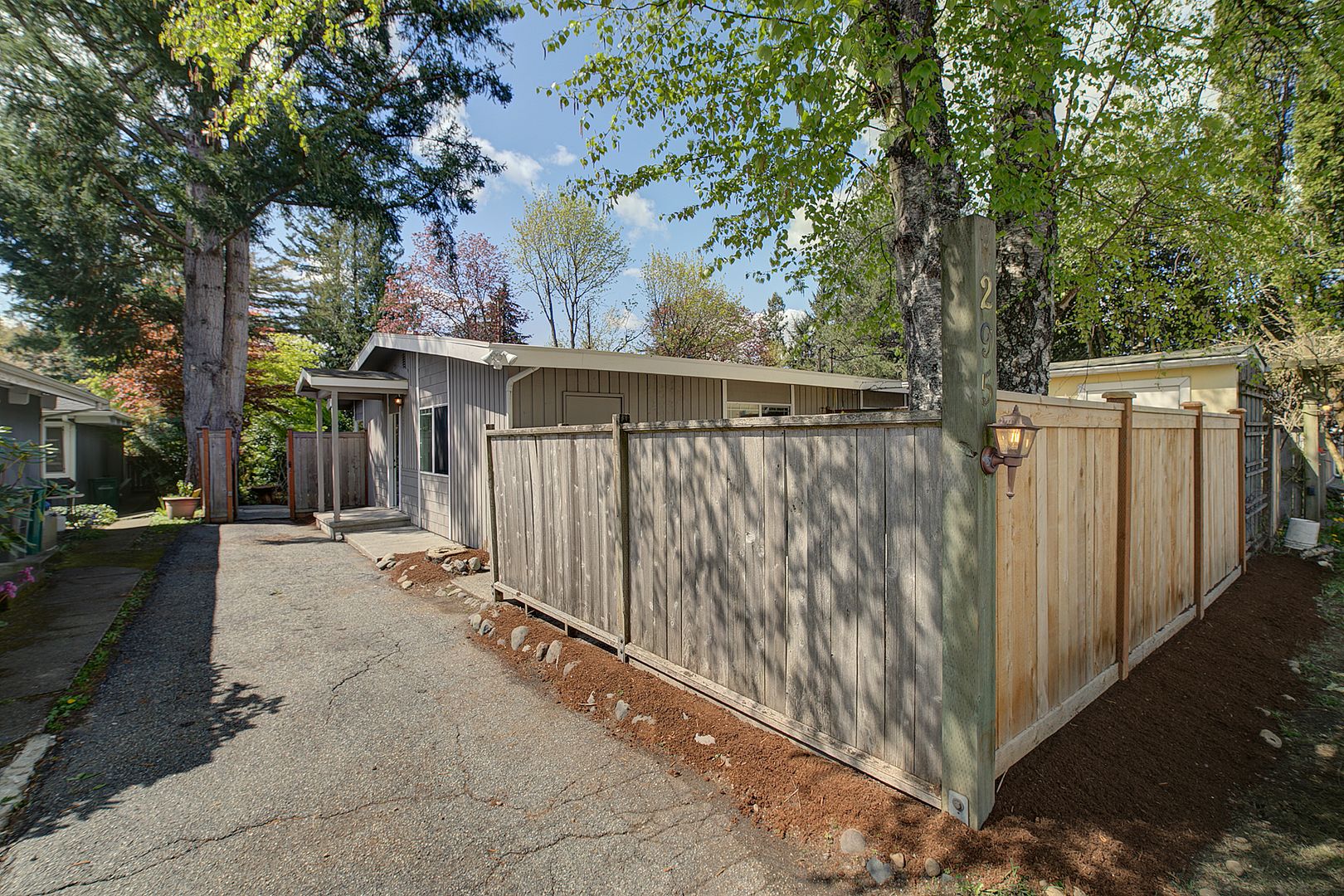Issaquah House: 295 1st Ave NW
