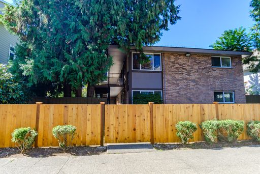 Listing photo thumbnail