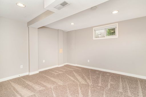 Listing photo thumbnail