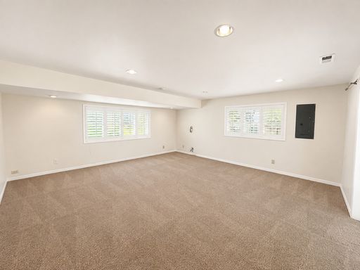 Listing photo thumbnail