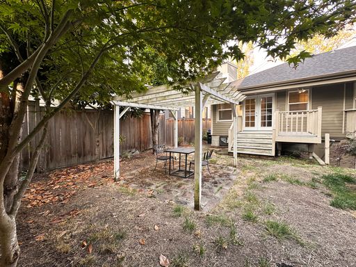 Listing photo thumbnail