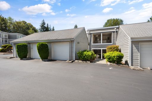 4202 Factoria Blvd SE, #D1, Bellevue, WA 98006