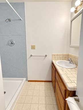 Listing photo thumbnail