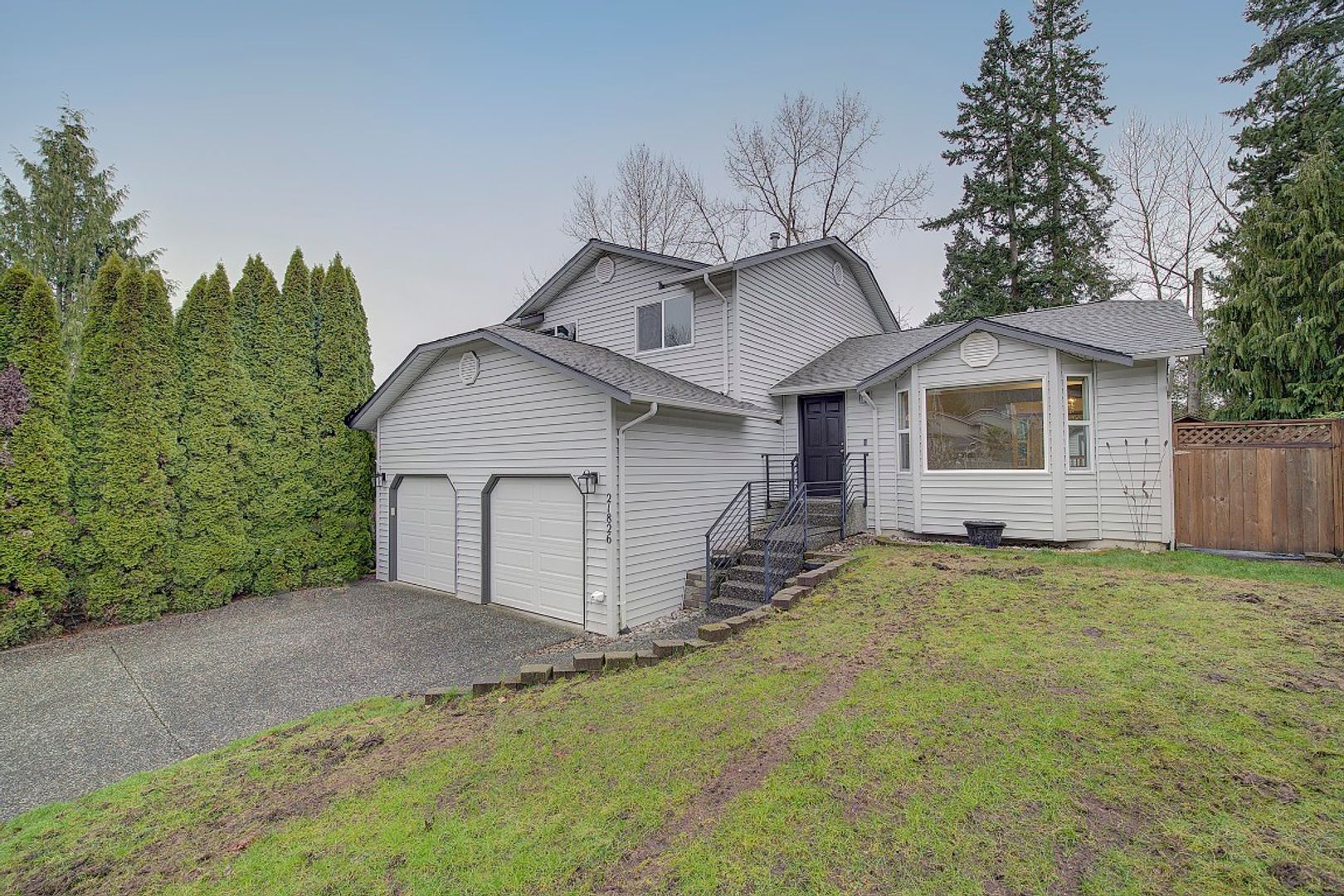 Lynnwood House: 21826 14th Place W