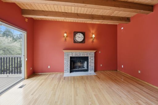 Listing photo thumbnail