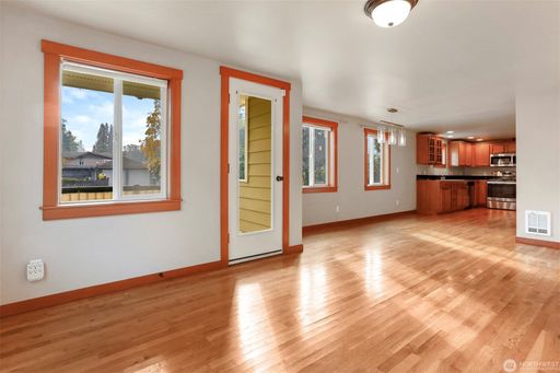 Listing photo thumbnail