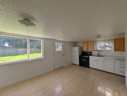 Listing photo thumbnail
