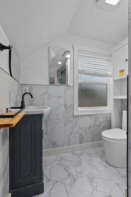 Listing photo thumbnail