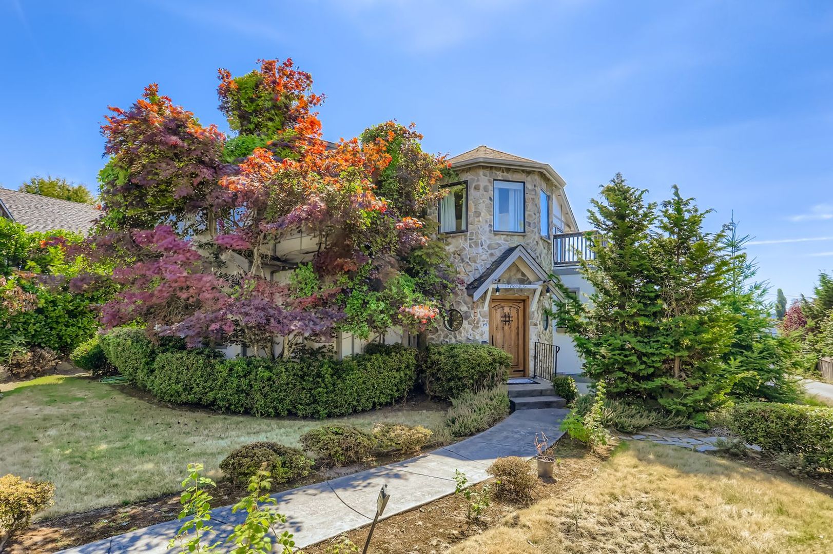 Kirkland House: 117 11th Ave