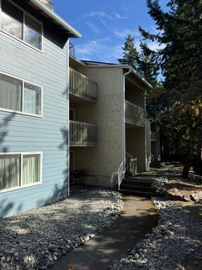 9474 Redmond Woodinville Rd NE #A303, Redmond, WA 98052