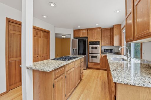 Listing photo thumbnail